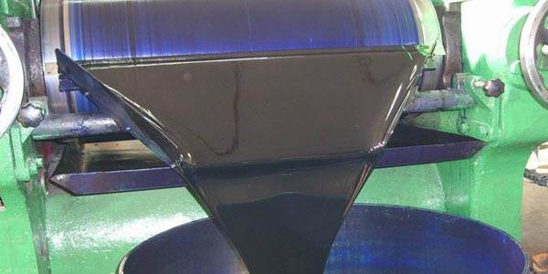 正在生產(chǎn)的復合油墨